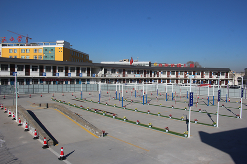 駕駛員培訓(xùn)中心訓(xùn)練場(chǎng)地_副本.jpg